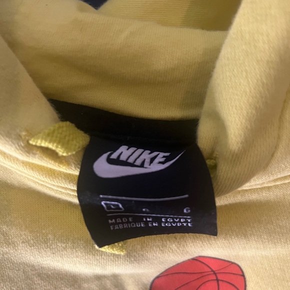 Nike Kyrie Spongebob Hoodie - Picture 5 of 7